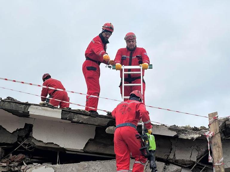 Yalovada 350 kişilik arama- kurtarma ekibiyle deprem tatbikatı