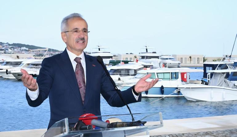 Bakan Uraloğlu: Mersin Limanının kapasitesi 3,6 milyon TEUya ulaşacak