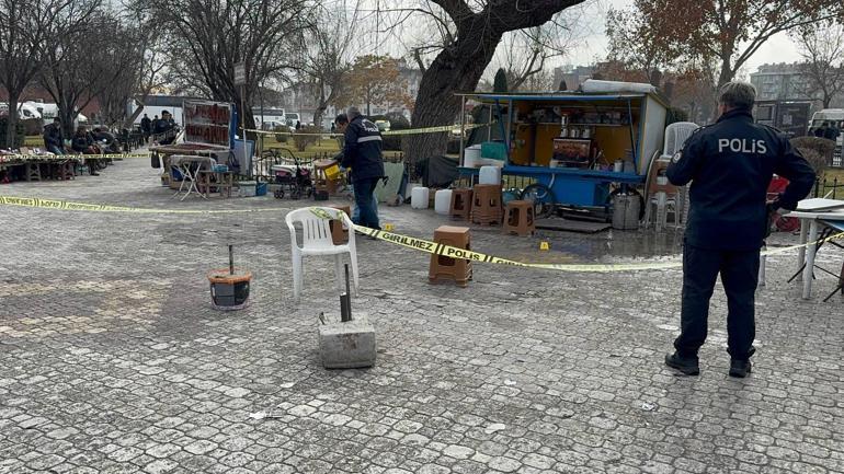 Seyyar çaycıyı yanlışlıkla, yanındaki müşteriyi telefon iadesini kabul etmediği için vurmuş