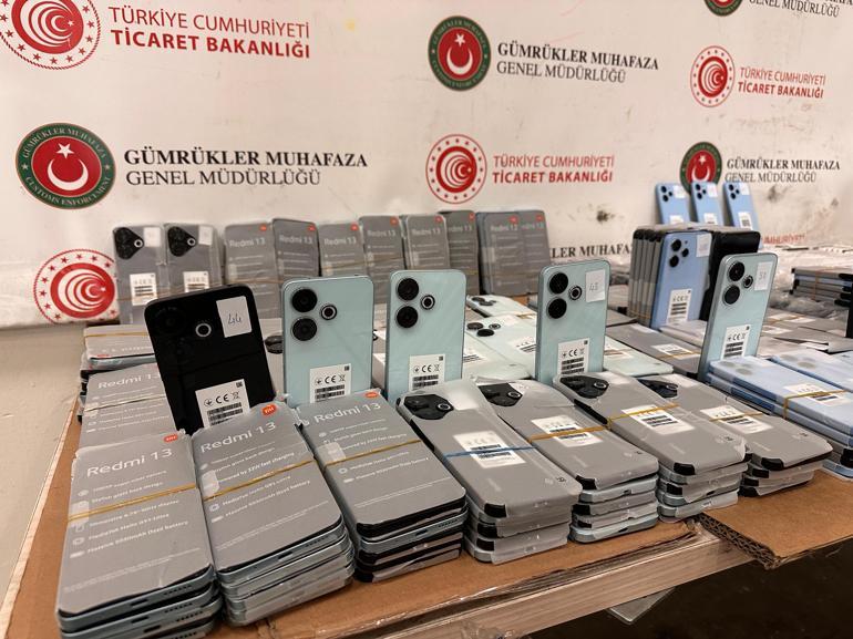 Kapıkule’de 1526 kaçak cep telefonu ele geçirildi