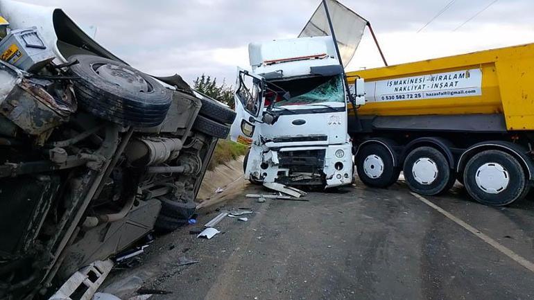 Silivride hafriyat kamyonuyla öğrenci servisi çarpıştı: 1i çocuk 3 kişi yaralandı