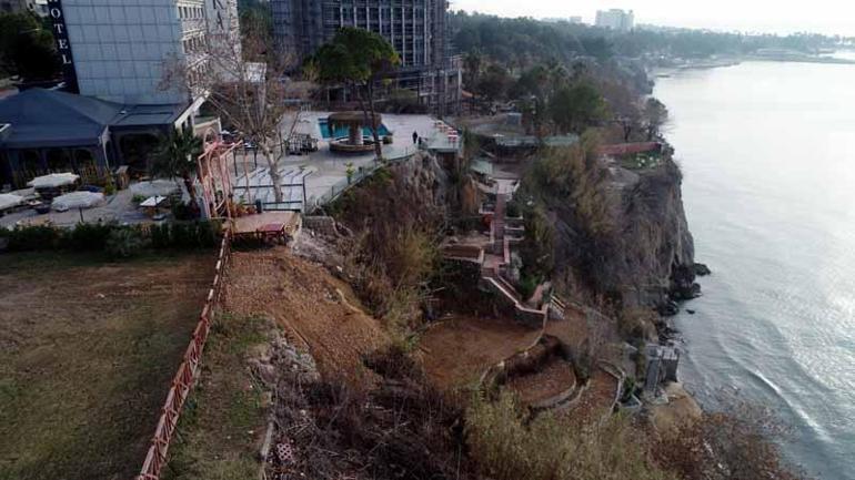 Falezlerden denize inilen kaçak asansör kaldırıldı