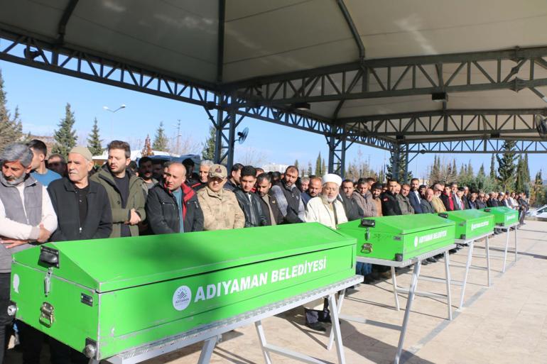 Adıyamandaki kazada ölen 5 kişi toprağa verildi