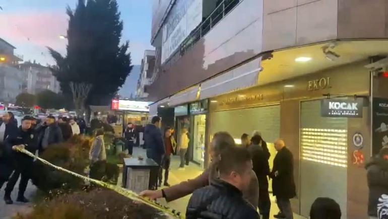 Karabükte kuyumcu soygunu kamerada; 20 kilo altınla kaçtılar