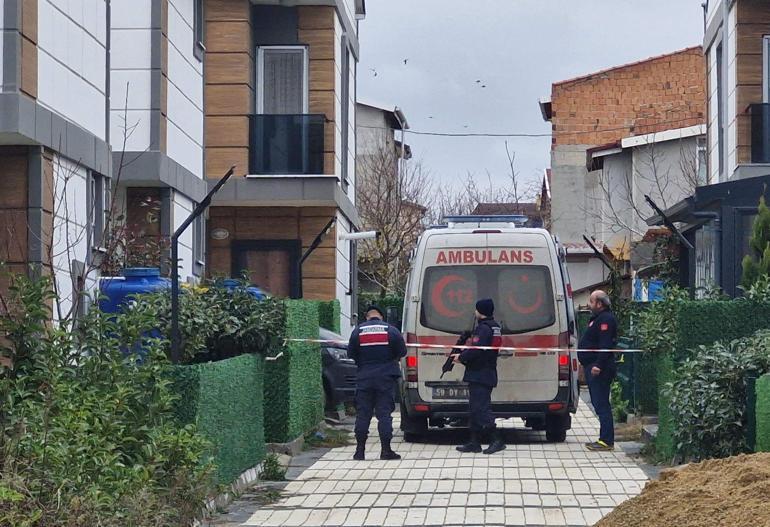 Villada anne ve kızı ölü, baba ise ağır yaralı bulundu