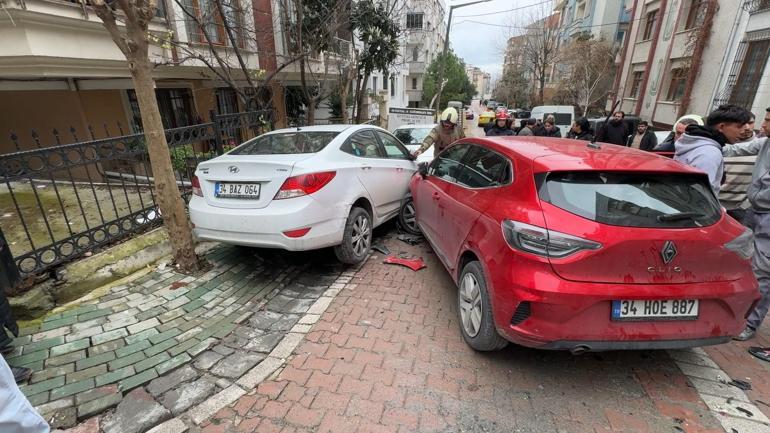 Avcılarda yayaya ve iki araca çarpan otomobil sürücüsü kaçtı