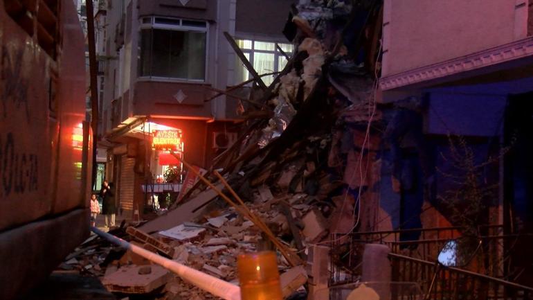 Bahçelievlerde 6 katlı bina yıkılırken bitişiğindeki apartman hasar gördü