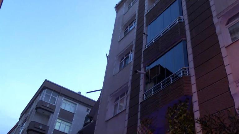 Bahçelievlerde 6 katlı bina yıkılırken bitişiğindeki apartman hasar gördü