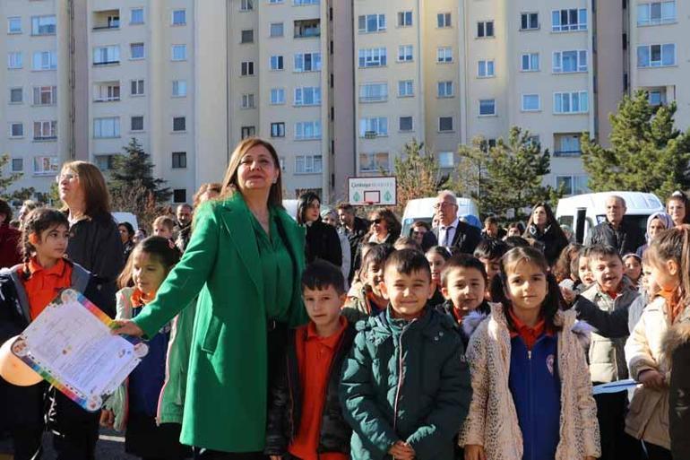 Ankarada öğrencilerin karne heyecanı