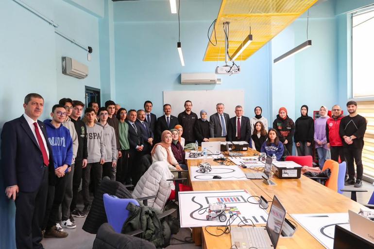 Bakan Bak: 980 bin gencimize barınma imkanı sağlıyoruz