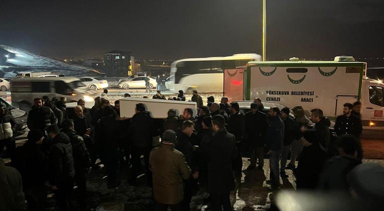 Sokak köpeklerinin saldırdığı Eslem, hayatını kaybetti