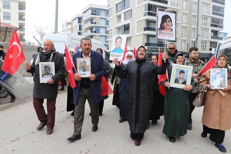 Kızı dağa kaçırılan anne: PKKdan evlatlarımızı istiyoruz