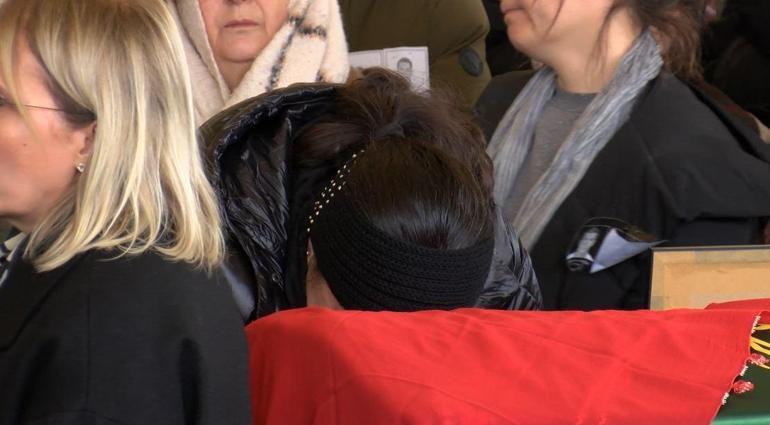 Kartalkayadaki yangında hayatını kaybeden çift ile kızları toprağa verildi