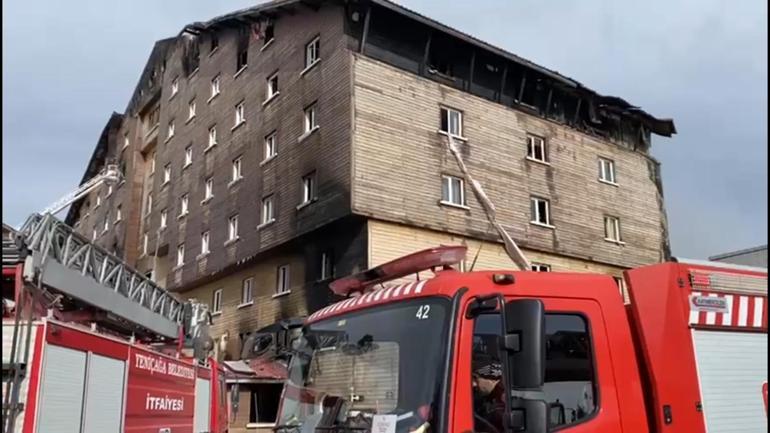 Bolu’daki otel yangınında çarşafları birbirine bağlayıp, 11 kişiyi kurtardı