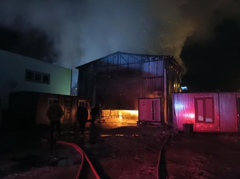 Bursada fabrikada korkutan yangın