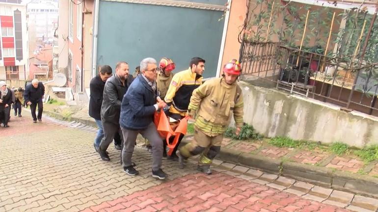 Kağıthane’de yokuştan kayan otomobil istinat duvarına çarptı
