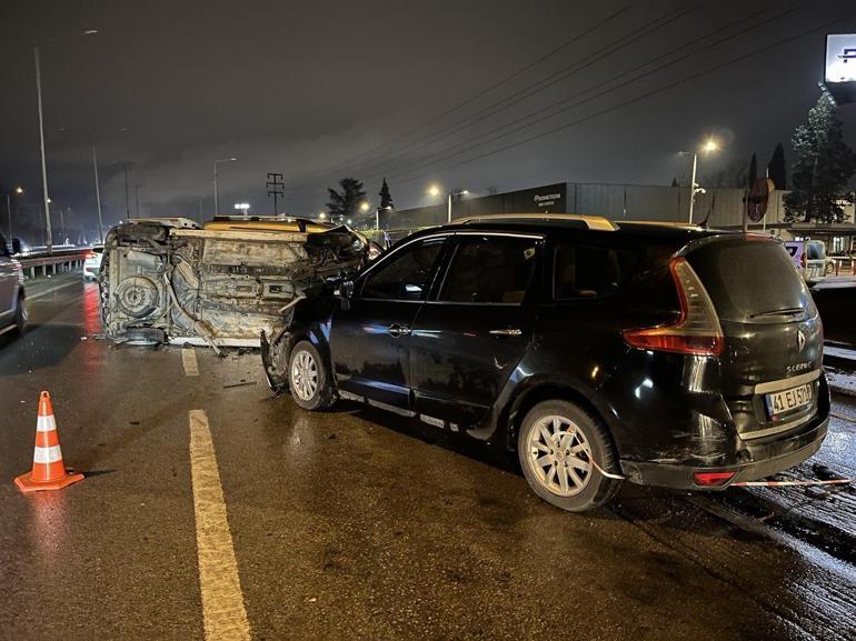 Ters yönde ilerleyen alkollü sürücü zincirleme kazaya neden oldu: 4 yaralı