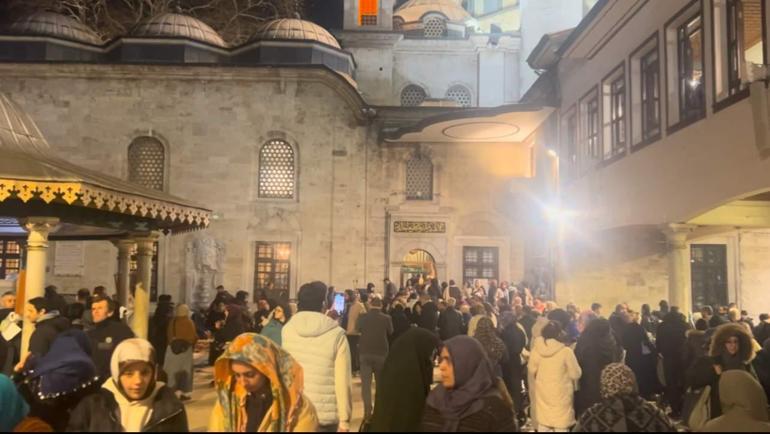 Miraç Kandili Eyüpsultan ve Ayasofya camilerinde idrak edildi