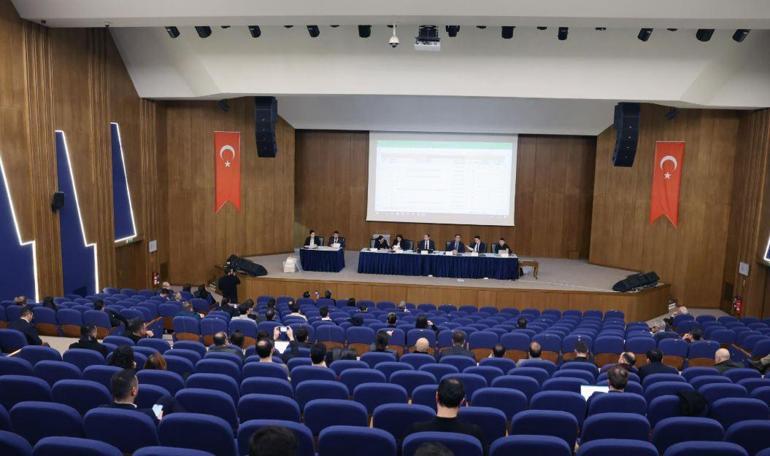 Bakan Bayraktar: Hedefimiz 2035te yenilenebilir kurulu gücümüzü 120 bin megavata çıkarmak
