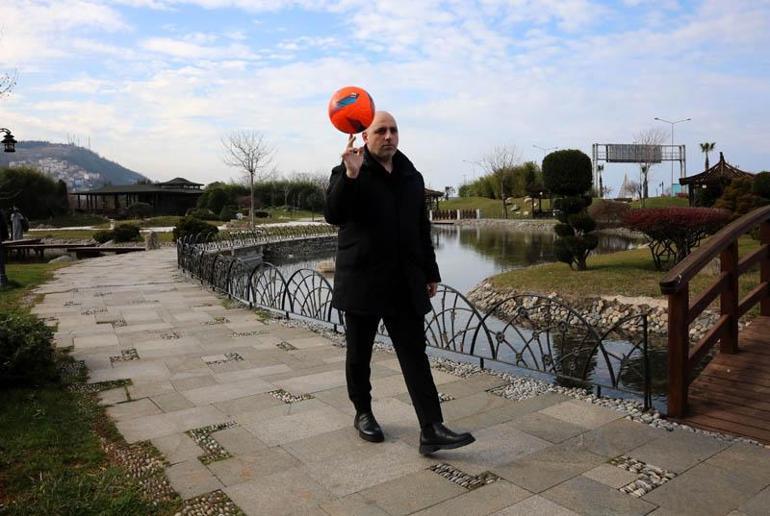 Özel güvenlik görevlisinden maç sırasında futbol topuyla basketbol resitali