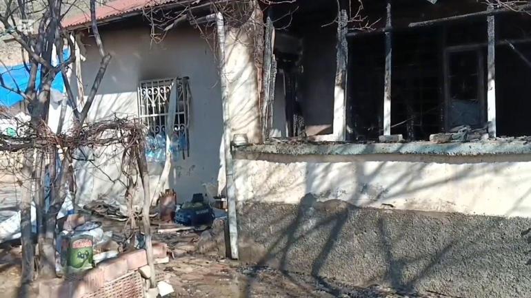 Devrilen sobadan yangın çıktı; anne ve 2 kızı dumandan etkilendi