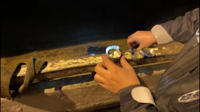 Pendikte otomobilin altına gizlenmiş şeker kutularından kokain çıktı; şüpheli tutuklandı