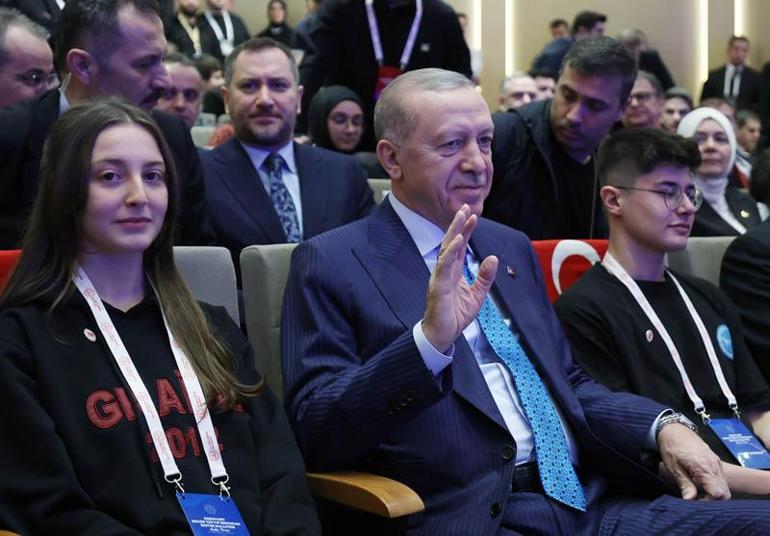 Cumhurbaşkanı Erdoğan: 2025 yılında bin 381 engelli öğretmenimizin atamasını yapıyoruz