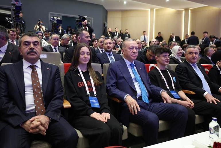 Cumhurbaşkanı Erdoğan: 2025 yılında bin 381 engelli öğretmenimizin atamasını yapıyoruz