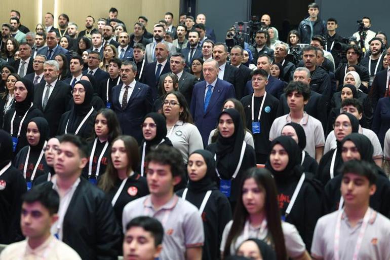 Cumhurbaşkanı Erdoğan: 2025 yılında bin 381 engelli öğretmenimizin atamasını yapıyoruz