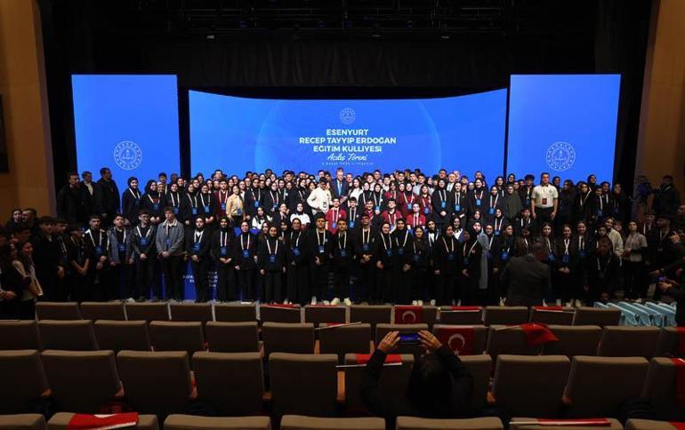 Cumhurbaşkanı Erdoğan: 2025 yılında bin 381 engelli öğretmenimizin atamasını yapıyoruz