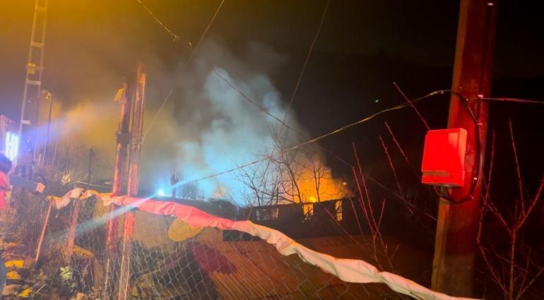 Sarıyerde, iki katlı müstakil evde patlama sonrası yangın