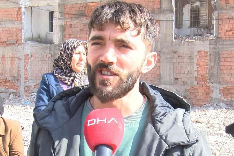Yıkım sırasında zarar gören binaya tahliye kararı verildi; taşınamıyorlar