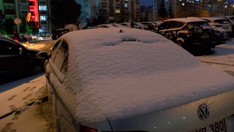 İstanbulda kar yağışı etkili oldu