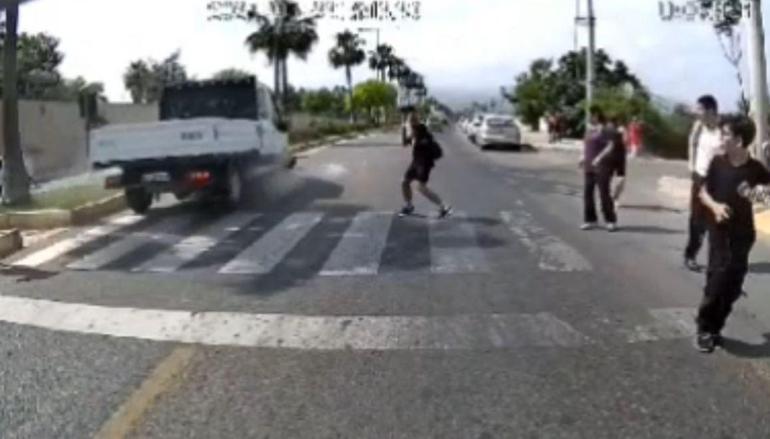 Kamyonetin çarpmasıyla ölen Elifin annesi: Videoları izleyince katliam olduğunu gördüm