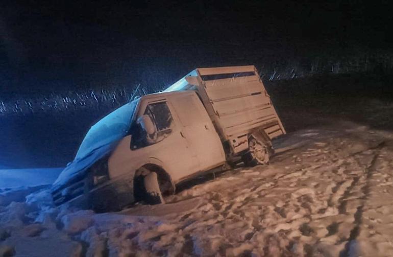 Yurtta kar yağışı; bazı yerleşim yerleri ulaşıma kapandı