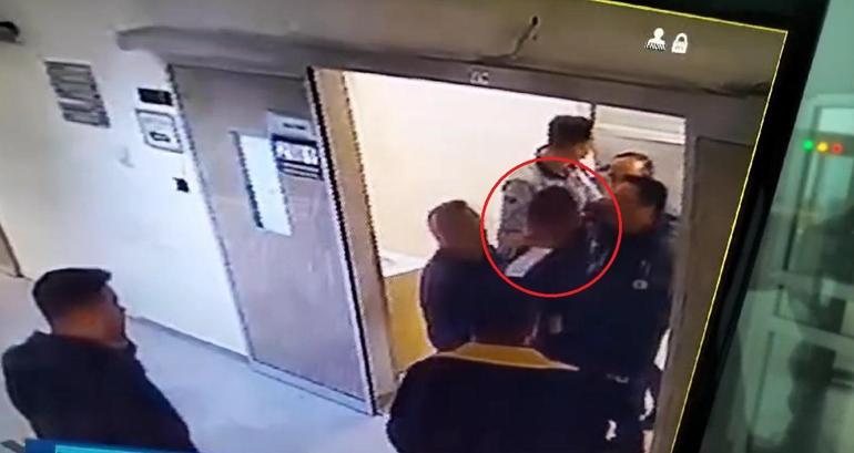 Yakalanan hükümlüyü, hastaneden kaçırmaya çalıştılar; o anlar kamerada