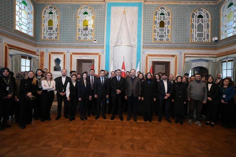 Bakan Tekin: Her açıdan bağımsız bir gençlik için el ele güzel şeyler yapacağız