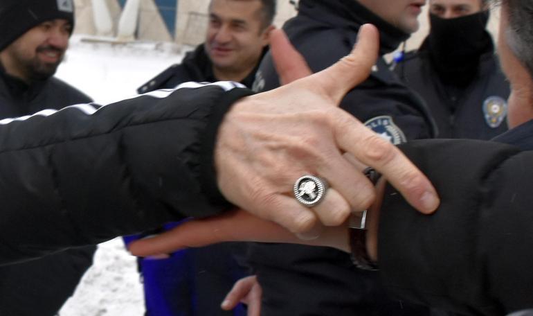 Sivasa ulaşan Beşiktaşta Solskjaere Osmanlı tuğralı yüzük hediyesi