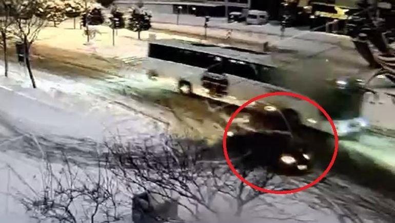 Nevşehirde yolcu otobüsü ile otomobilin çarpışması kamerada