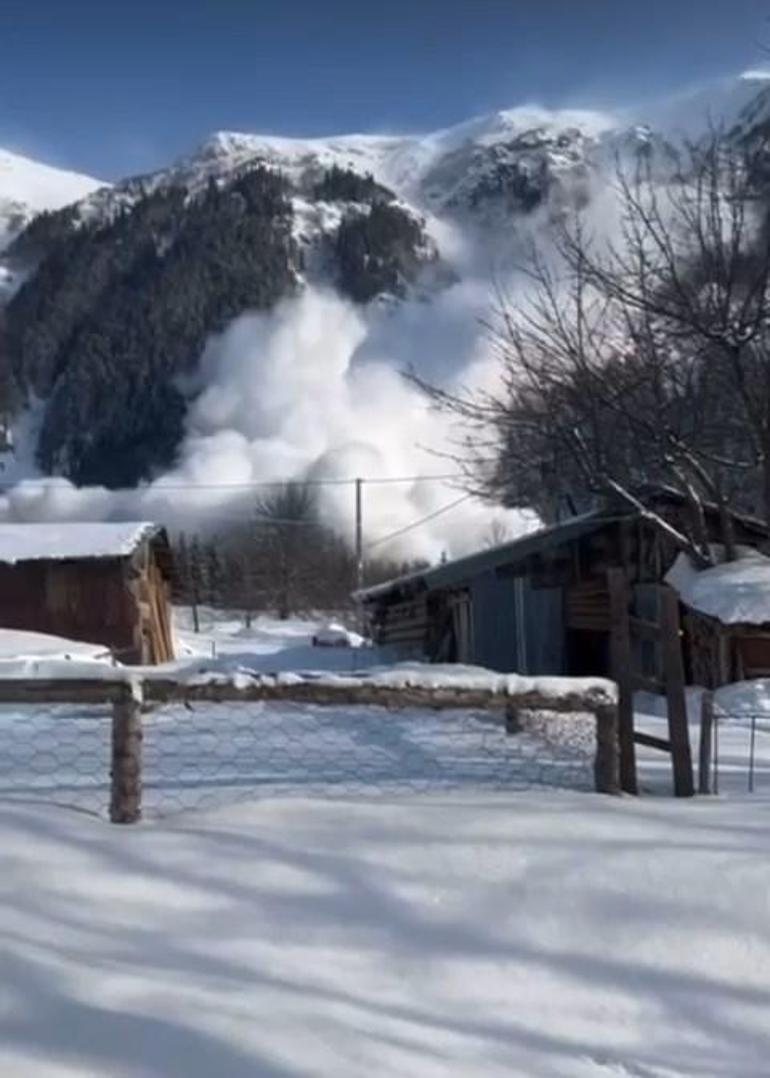 Artvin’de çığ düştü; o anlar kamerada