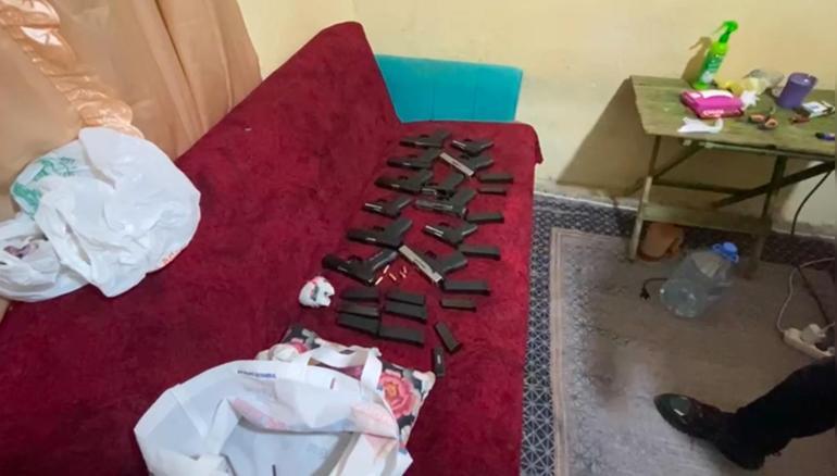 Gaziosmanpaşa’da silah ticareti operasyonu: 12 tabanca ele geçirildi