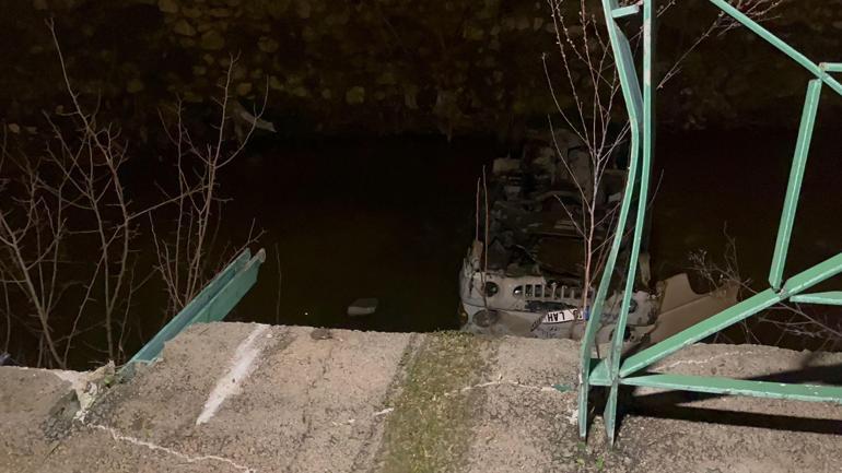 Bursada, 2.14 promil alkollü olan sürücünün kullandığı kamyonet dereye düştü