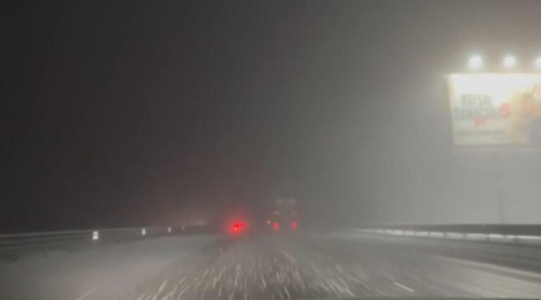 Kuzey Marmara Otoyolu Kocaeli geçişişinde kar yağışı