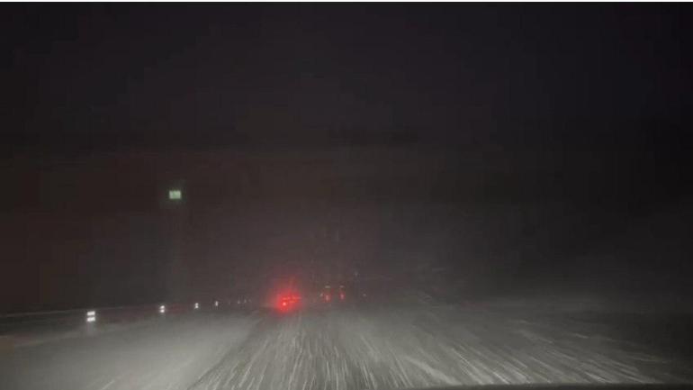 Kuzey Marmara Otoyolu Kocaeli geçişişinde kar yağışı