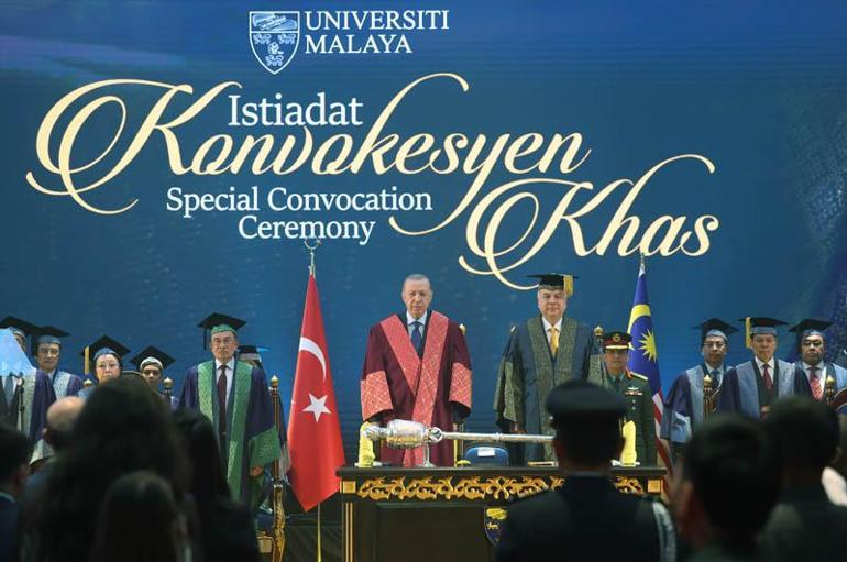 Cumhurbaşkanı Erdoğana Malezyada fahri doktora beratı verildi
