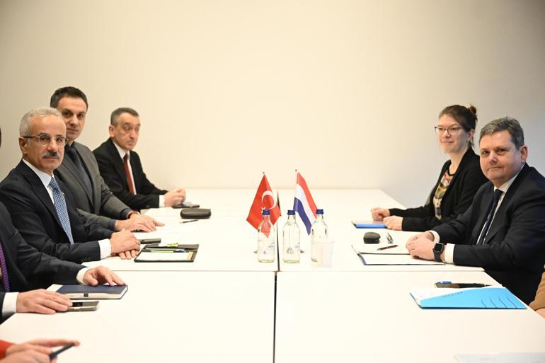 Bakan Uraloğlu, Hollanda Çevre ve Toplu Taşıma Bakanı Jansen ile bir araya geldi