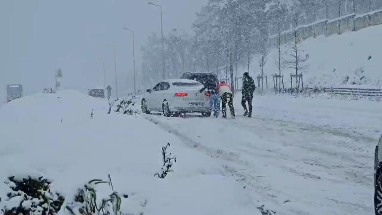 İstanbulda kar yağışı etkili oluyor