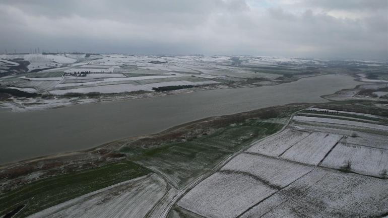 Arnavutköy beyaza büründü