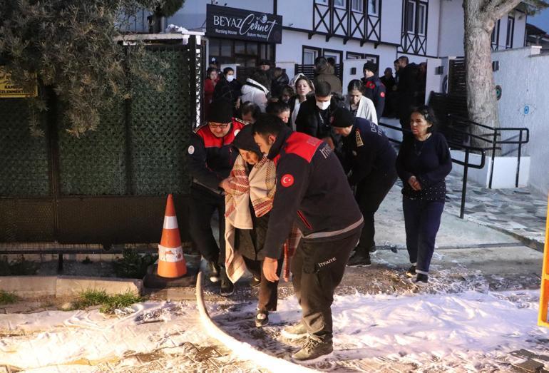 Denizlide engelli bakım merkezinde yangın; 78 kişi tahliye edildi