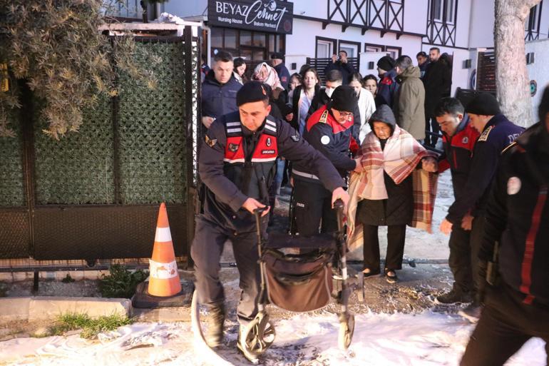 Denizlide engelli bakım merkezinde yangın; 78 kişi tahliye edildi